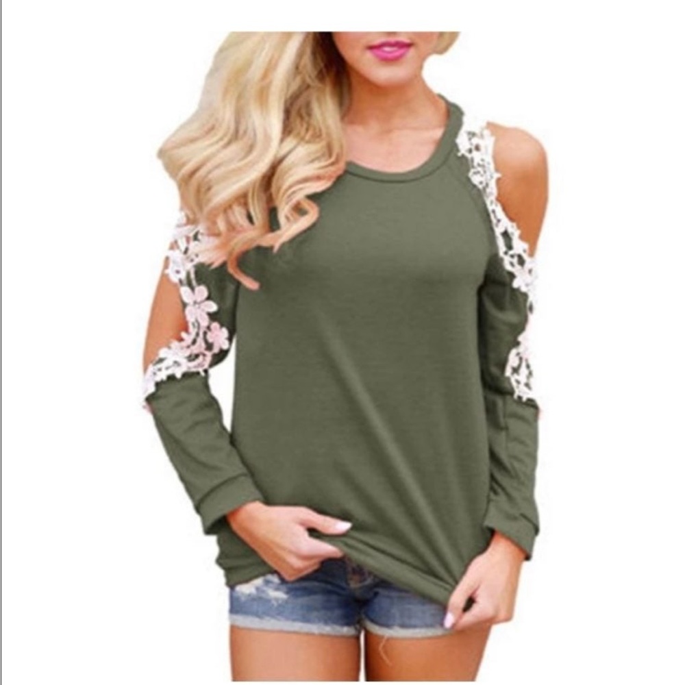 THEONE FLORAL CROCHET TRIM CUTOUT TOP L
